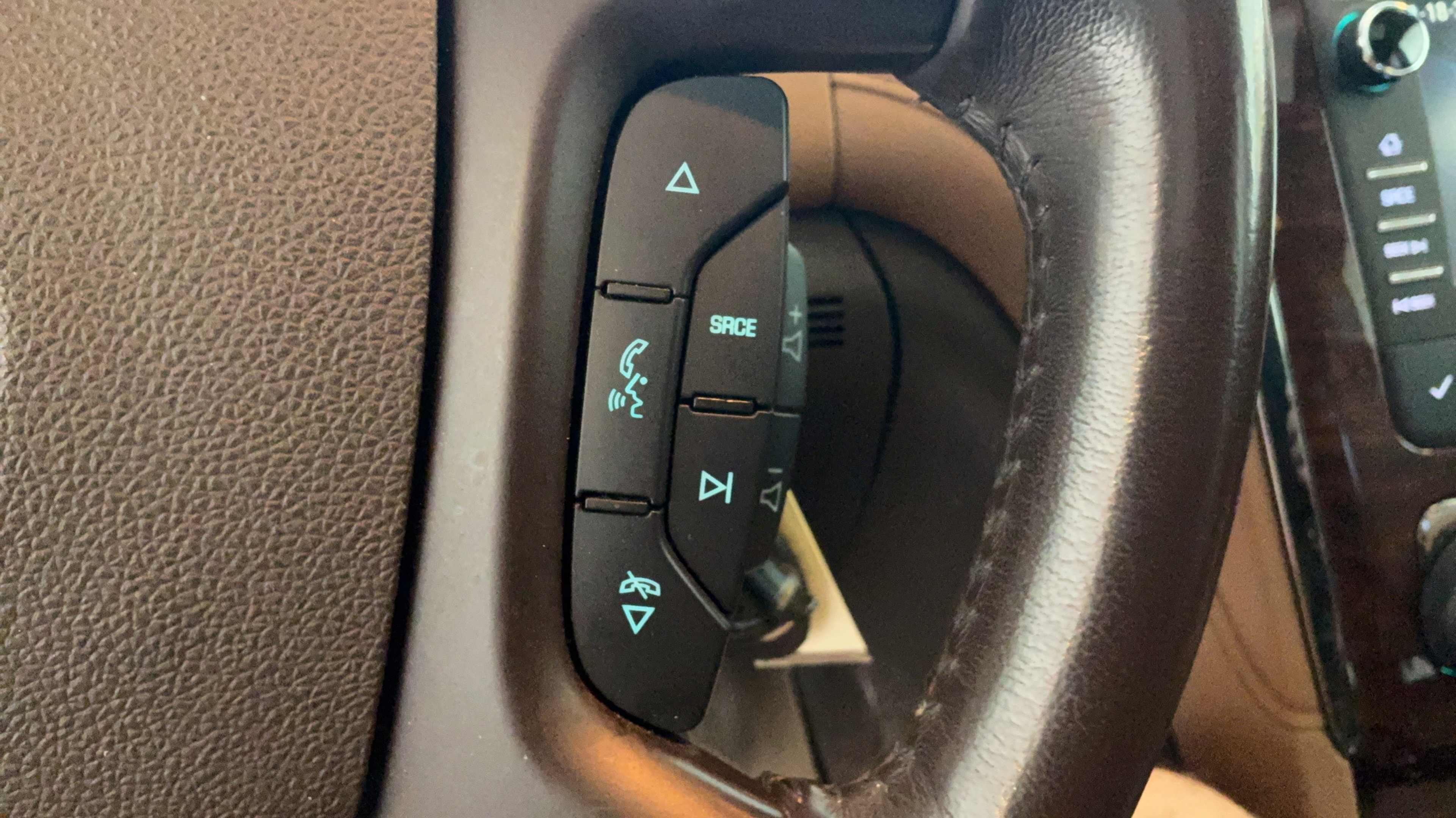 Used 2016 Buick Enclave Premium w/ Experience Buick Package FWD image 18
