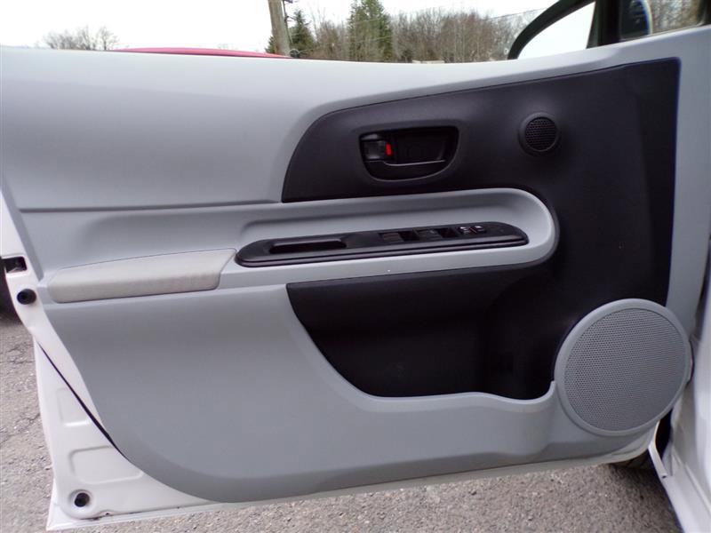 Used 2014 Toyota Prius C One image 13