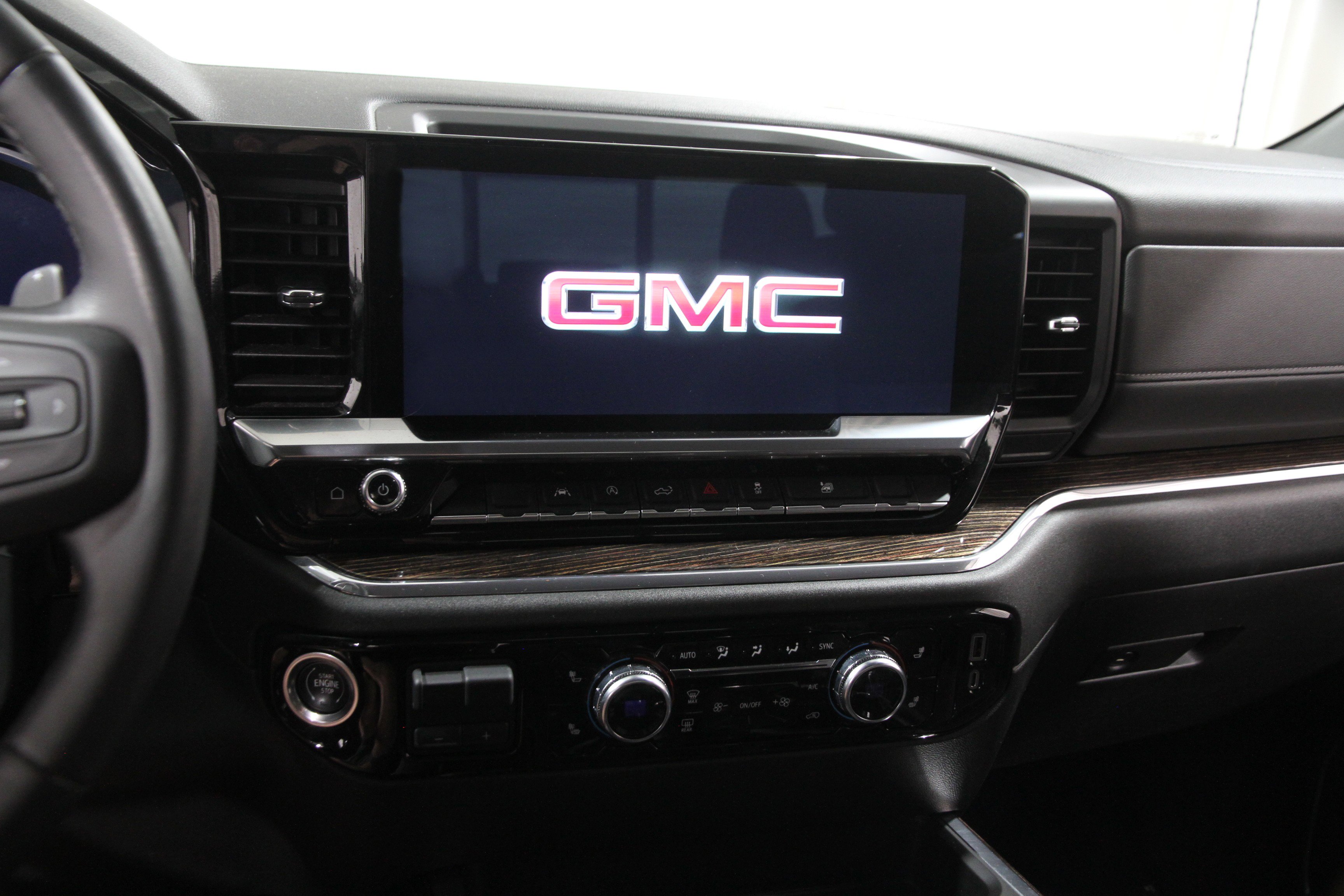 Used 2023 GMC Sierra 1500 Elevation w/ Preferred Package AWD/4WD image 10