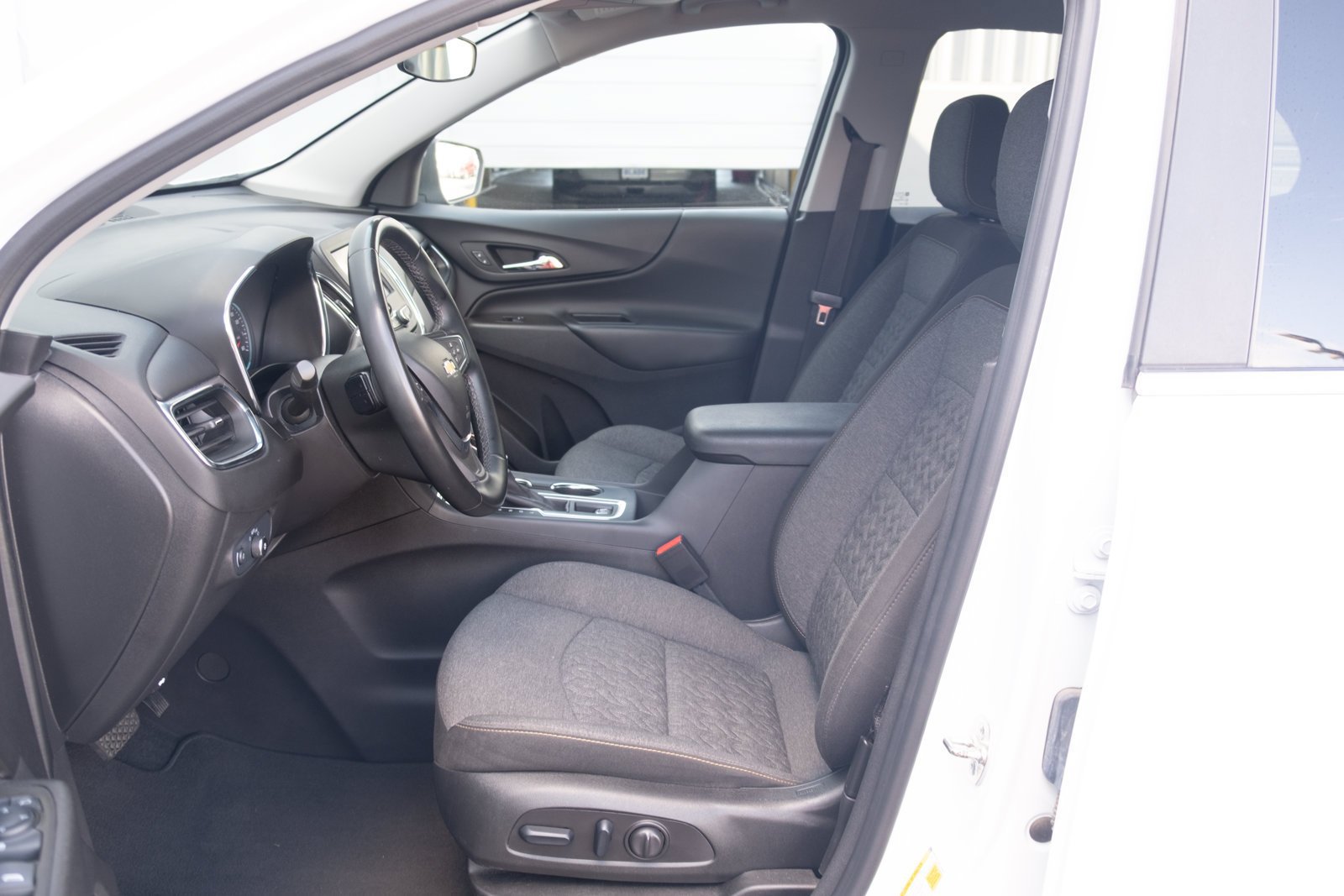 Used 2024 Chevrolet Equinox LT AWD/4WD image 11