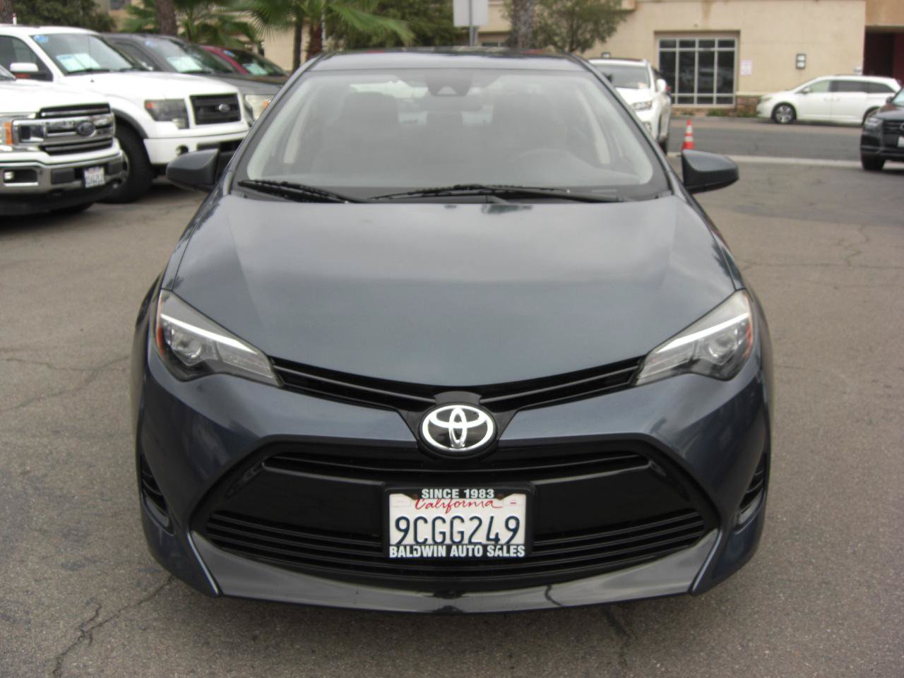 Used 2017 Toyota Corolla LE FWD image 2
