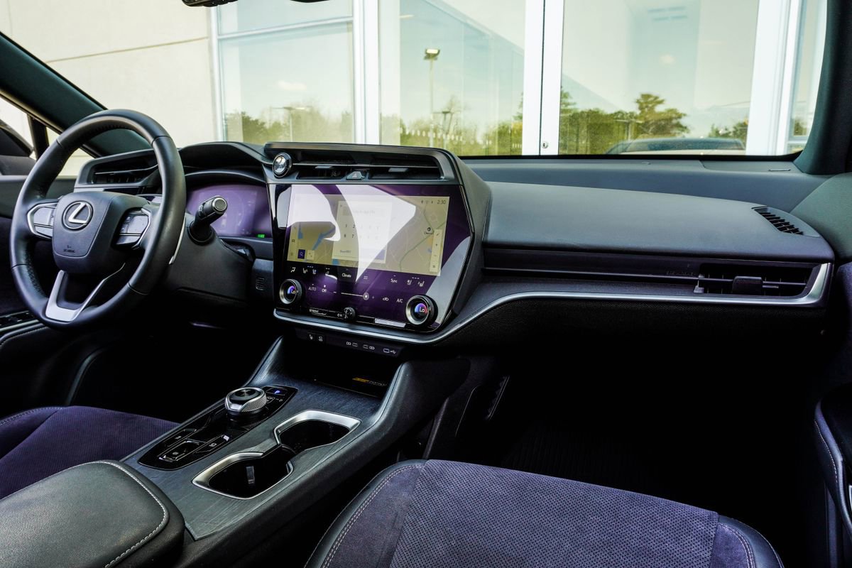 Used 2023 Lexus RZ 450e Premium w/ Accessory Package (2T) image 18