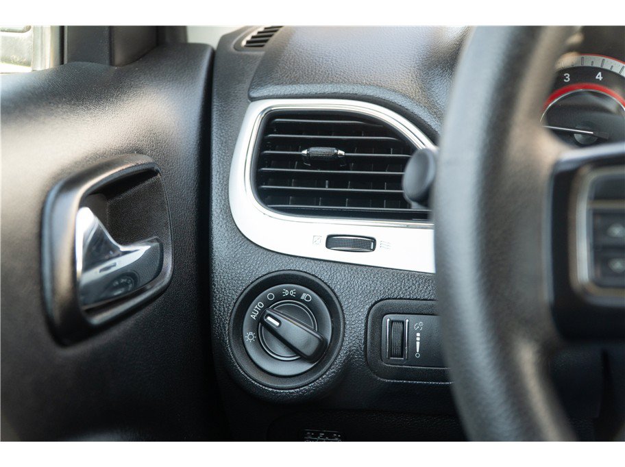 Used 2019 Dodge Journey SE FWD image 12