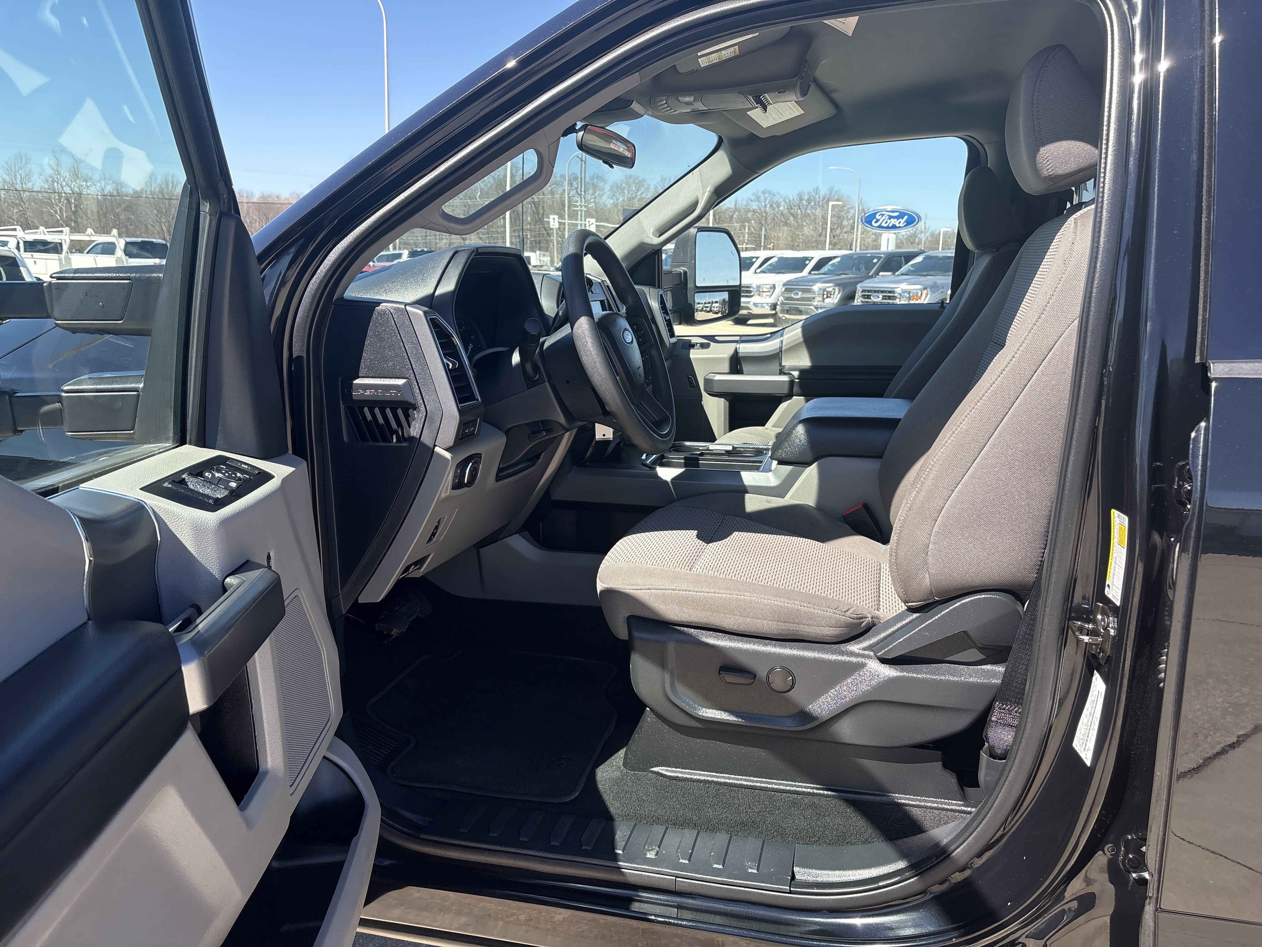Used 2022 Ford F250 XLT w/ Black Appearance Package image 13