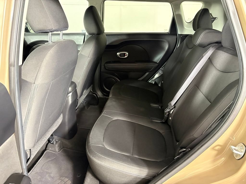 Used 2016 Kia Soul FWD image 32