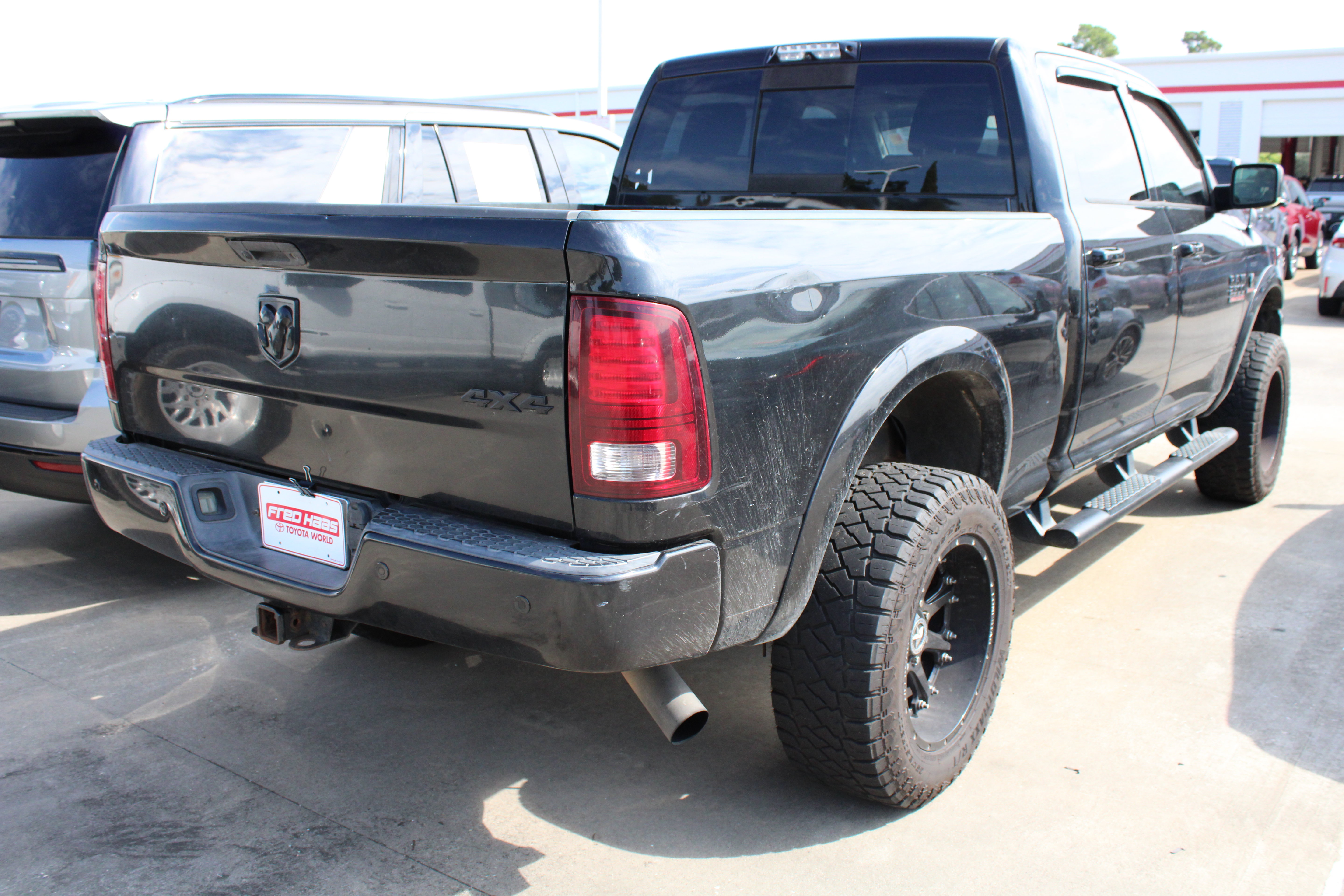 Used 2017 RAM 2500 Laramie w/ Sport Appearance Group AWD/4WD image 11