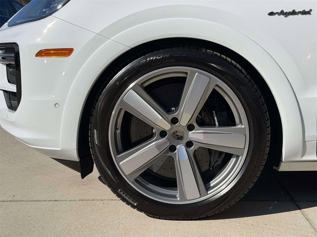 New 2026 Porsche Cayenne Turbo AWD/4WD image 14