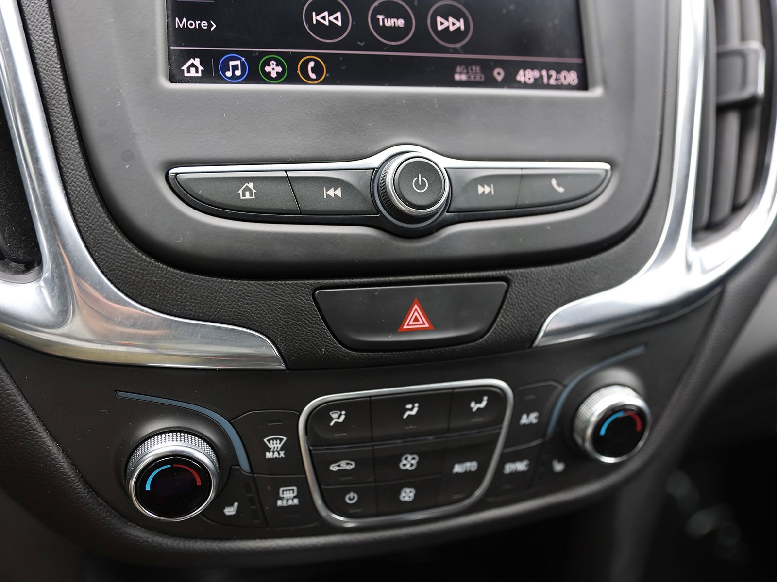 Used 2020 Chevrolet Equinox LT image 25