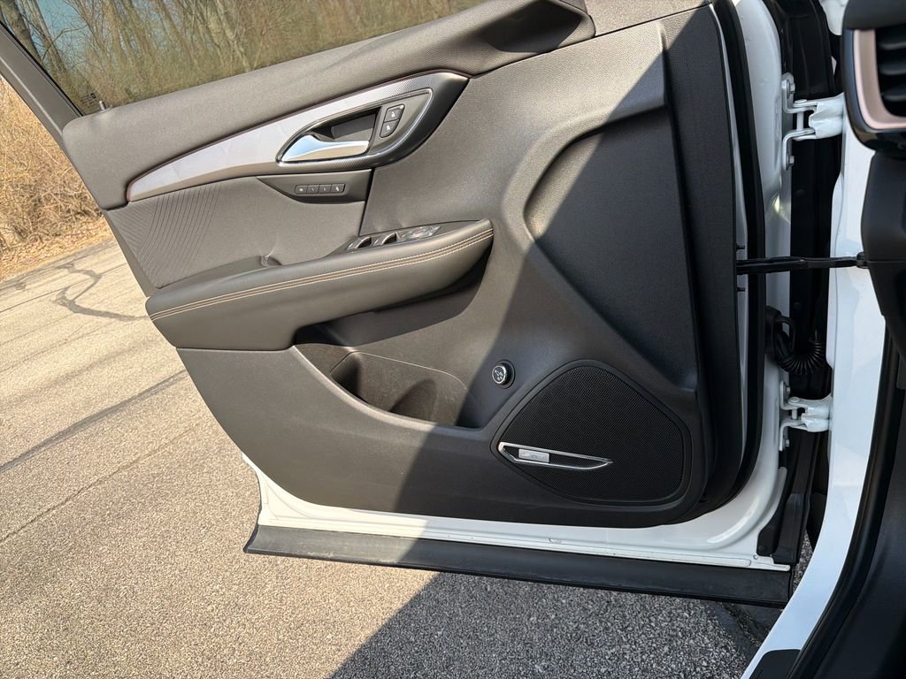Used 2025 Buick Envision Sport Touring image 11