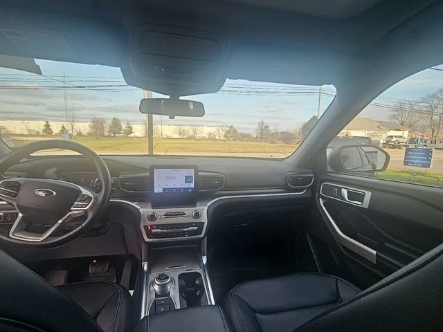 Used 2021 Ford Explorer XLT w/ Equipment Group 202A image 27