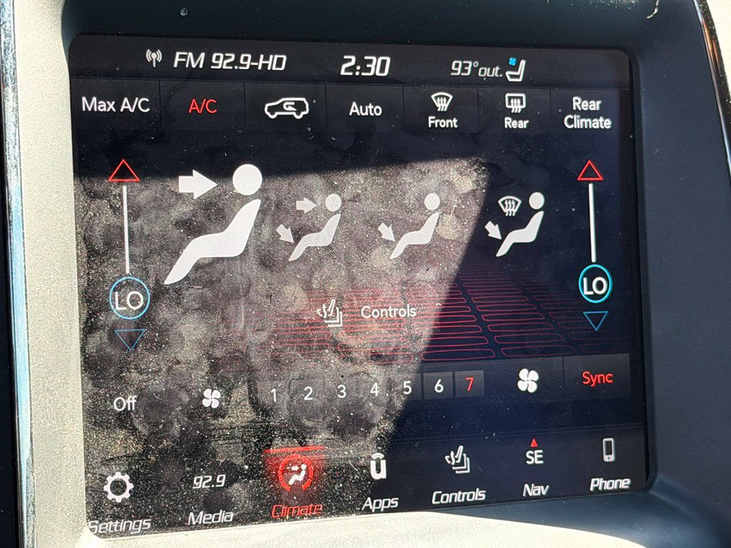 Used 2018 Dodge Durango SRT w/ Technology Group AWD/4WD image 30