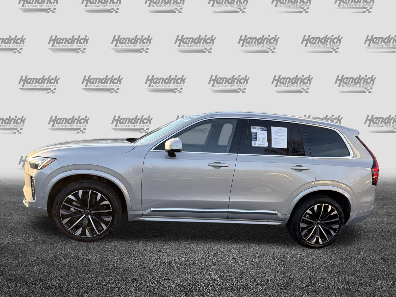 Certified 2025 Volvo XC90 B6 Plus image 7