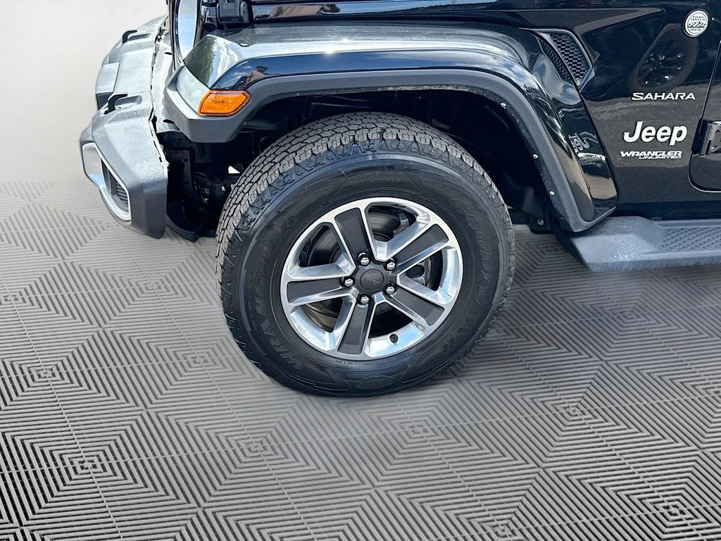 Used 2022 Jeep Wrangler Unlimited Sahara w/ Cold Weather Group AWD/4WD image 35