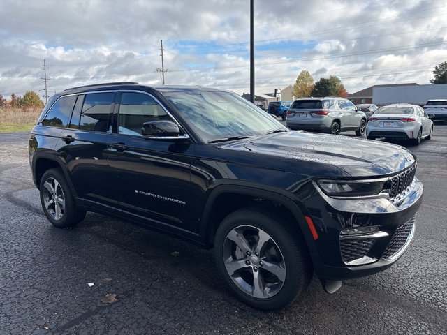 New 2025 Jeep Grand Cherokee Limited w/ Trailer Tow Package image 9