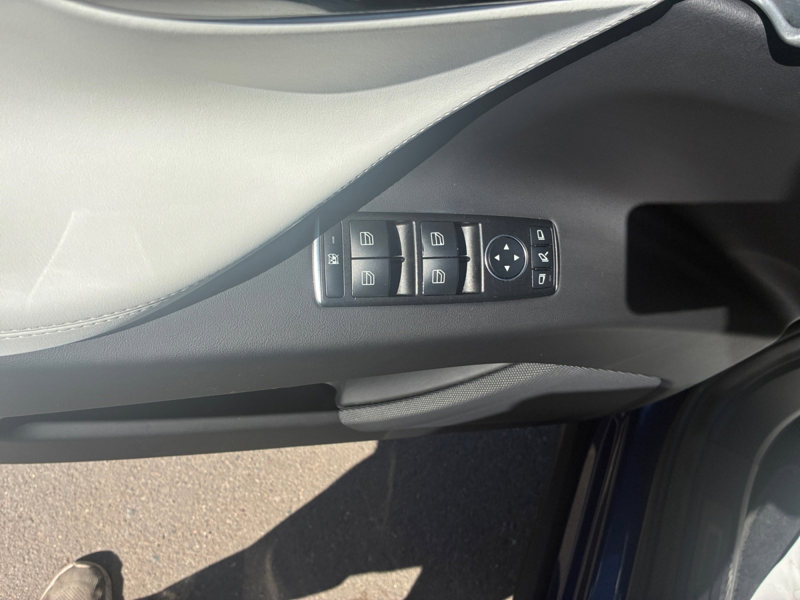 Used 2018 Tesla Model X 75D image 29