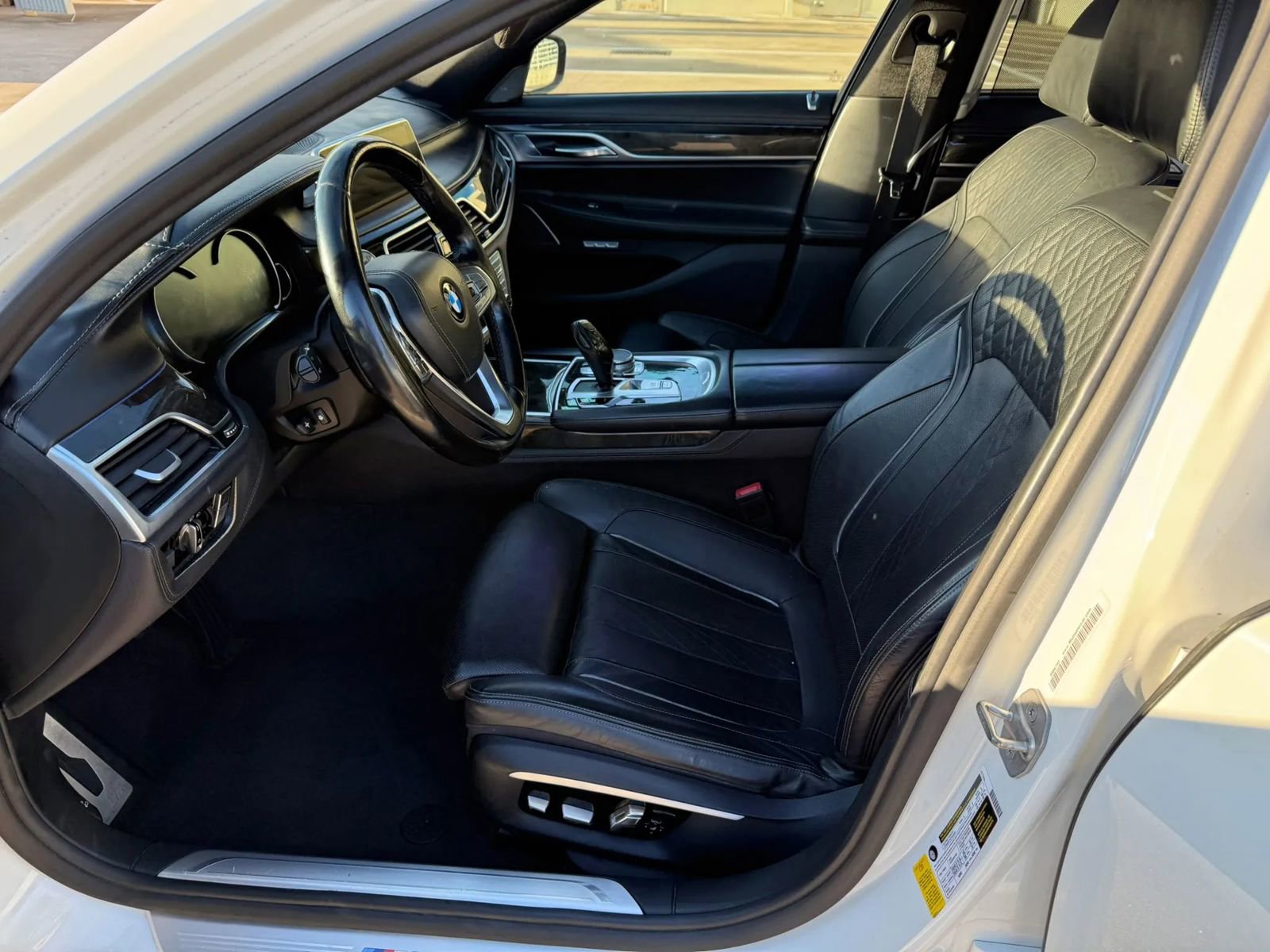 Used 2016 BMW 740i image 12