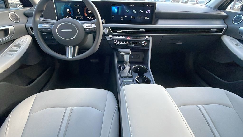 Certified 2025 Hyundai Sonata SE image 18