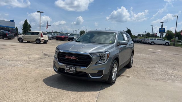 Used 2023 GMC Terrain SLE FWD image 4