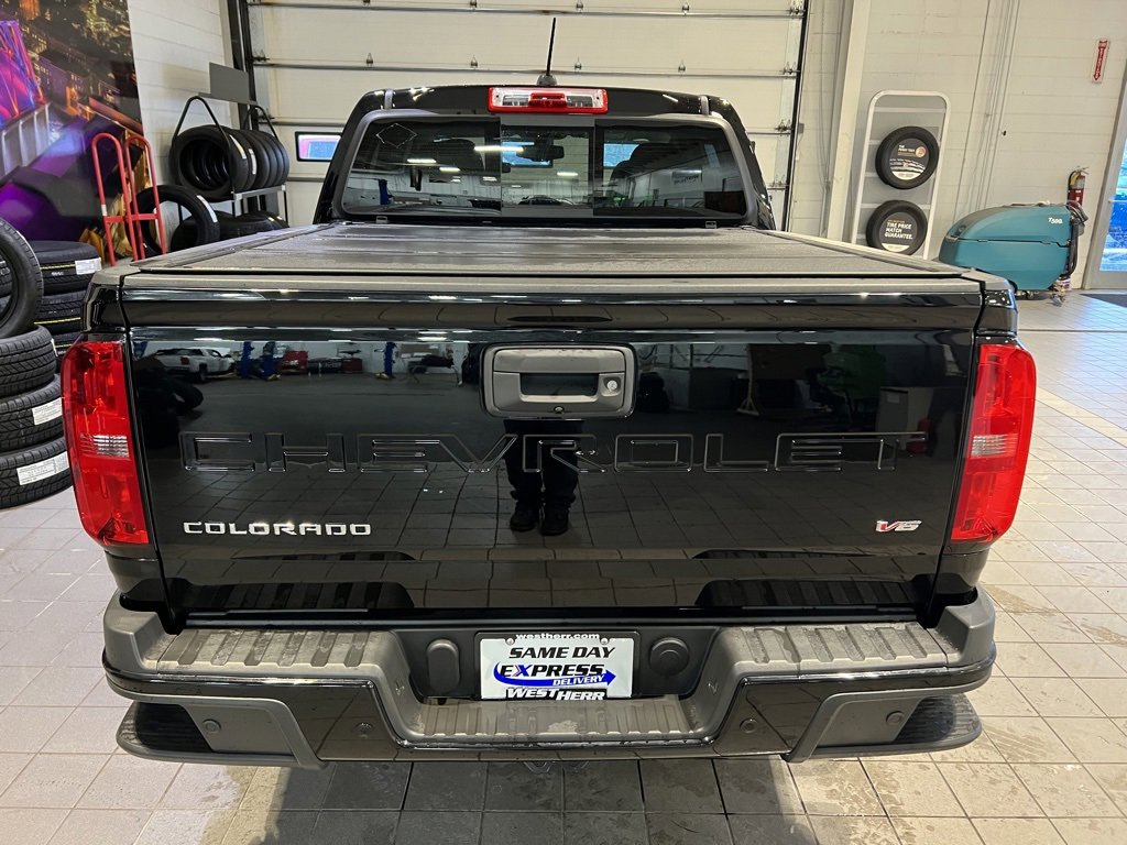 Used 2022 Chevrolet Colorado Z71 w/ Z71 Midnight Edition image 6