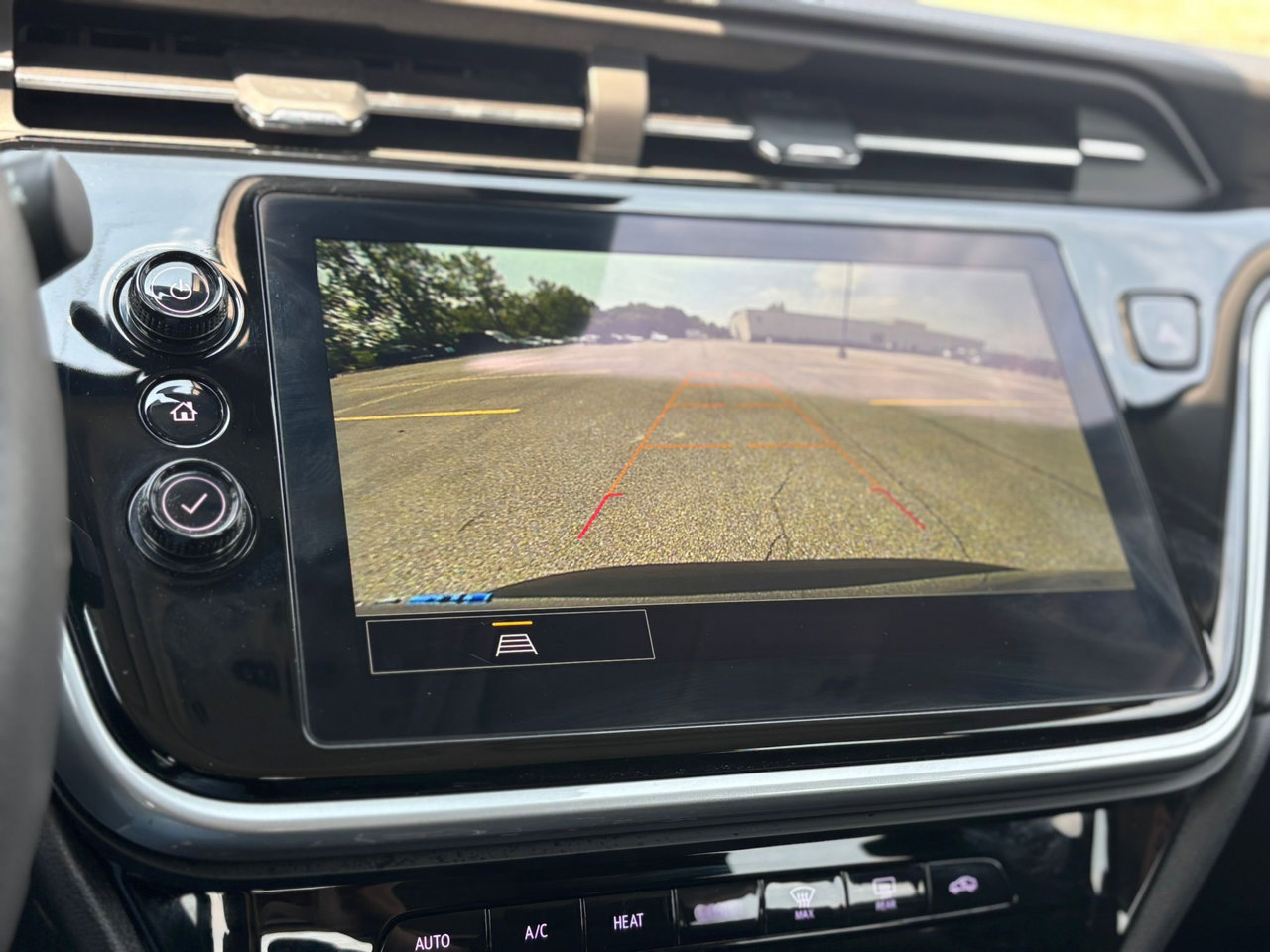 Used 2023 Chevrolet Bolt EUV LT image 31