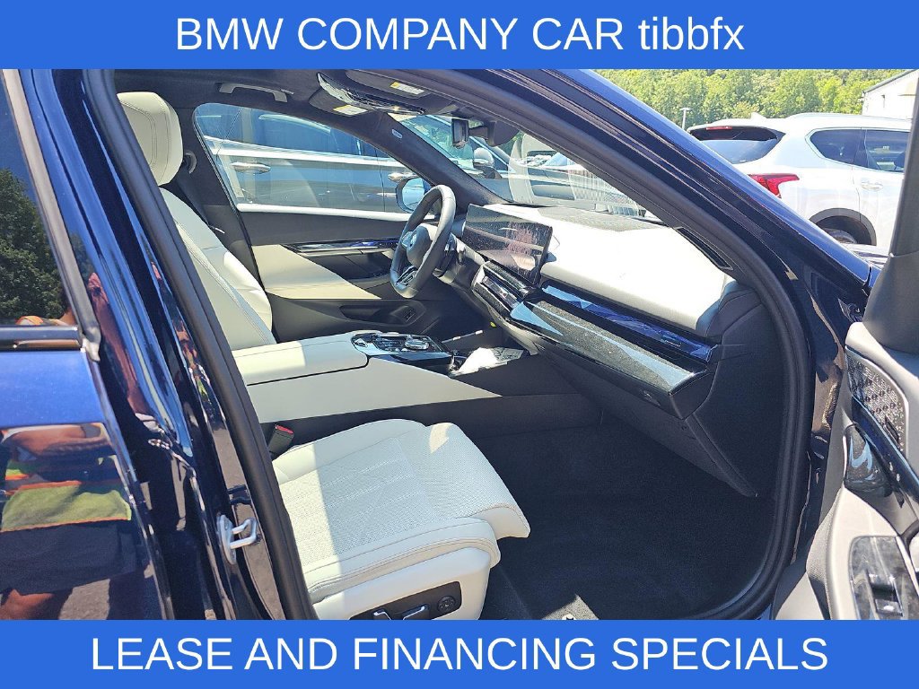 Used 2027 BMW 540i xDrive AWD/4WD image 12