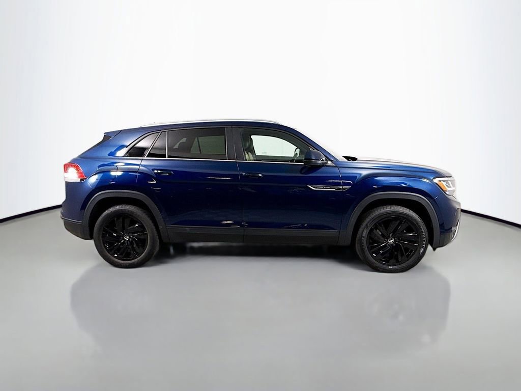 Used 2022 Volkswagen Atlas Cross Sport SE FWD image 4