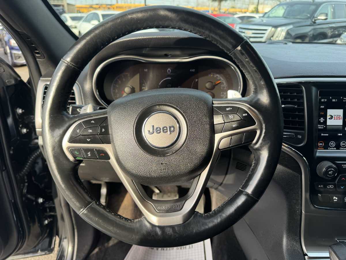 Used 2017 Jeep Grand Cherokee Altitude image 12