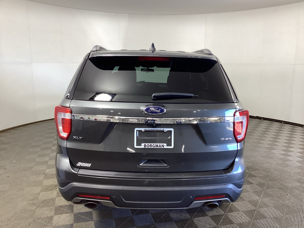 Used 2018 Ford Explorer XLT AWD/4WD image 3