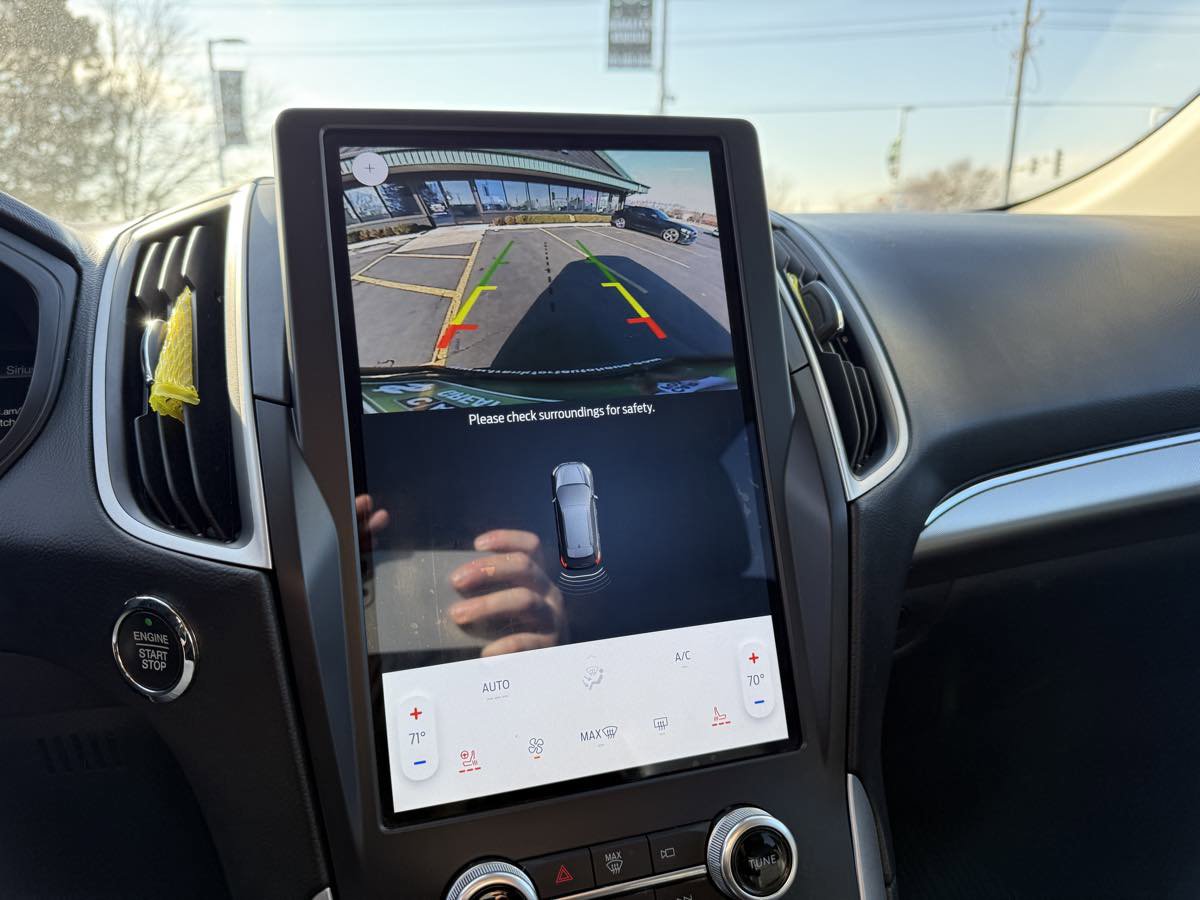 Used 2022 Ford Edge SEL w/ Sport Appearance Package image 35