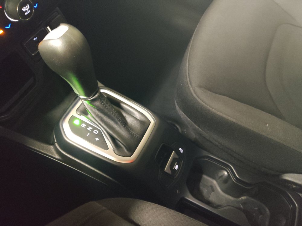 Used 2021 Jeep Renegade Latitude FWD image 26