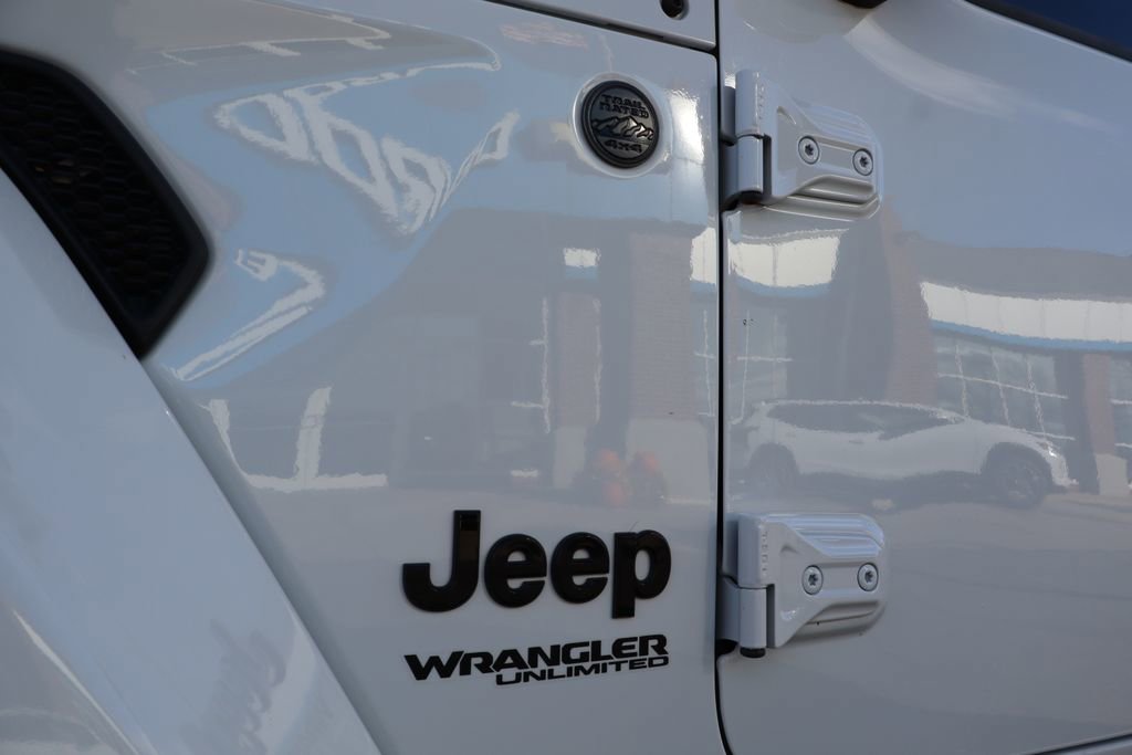 Used 2020 Jeep Wrangler Unlimited Sahara image 10