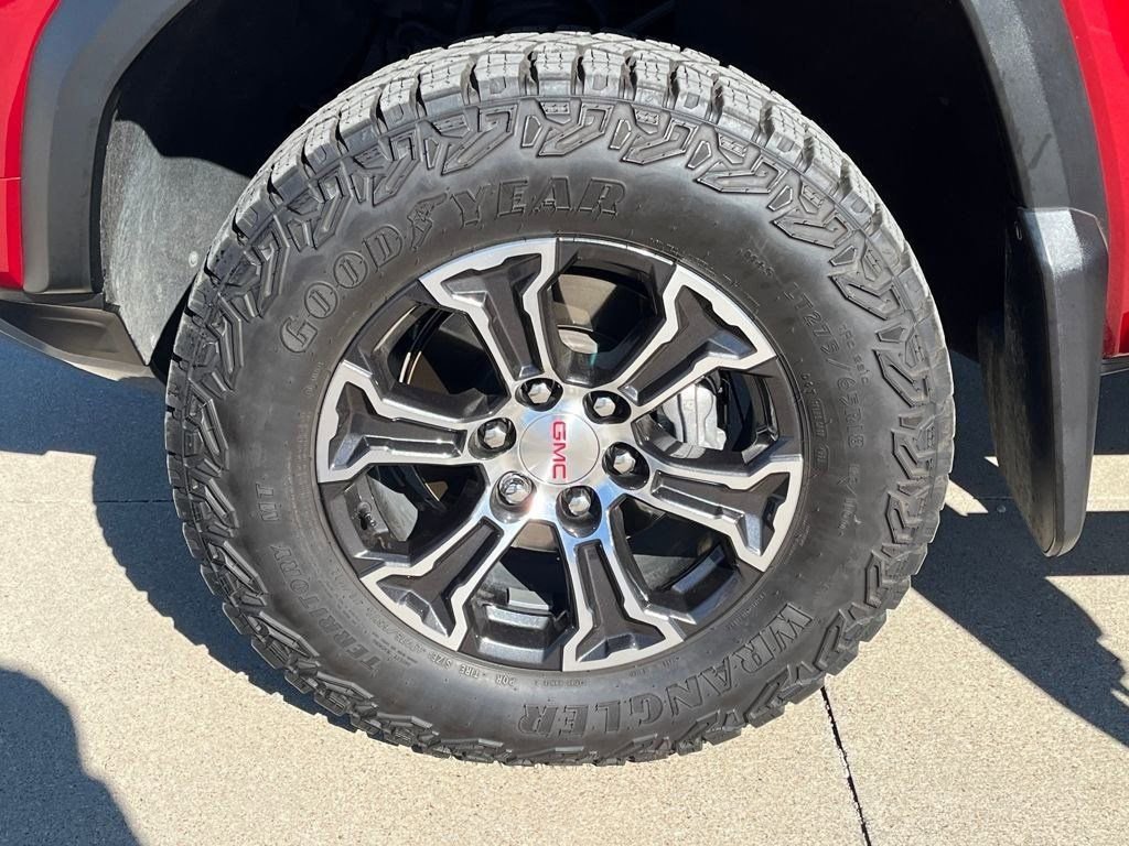 Used 2024 GMC Canyon AT4 w/ Technology Package image 42