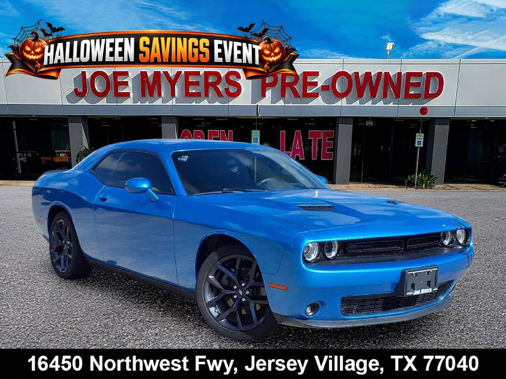 Used 2023 Dodge Challenger SXT w/ Plus Package RWD image 1
