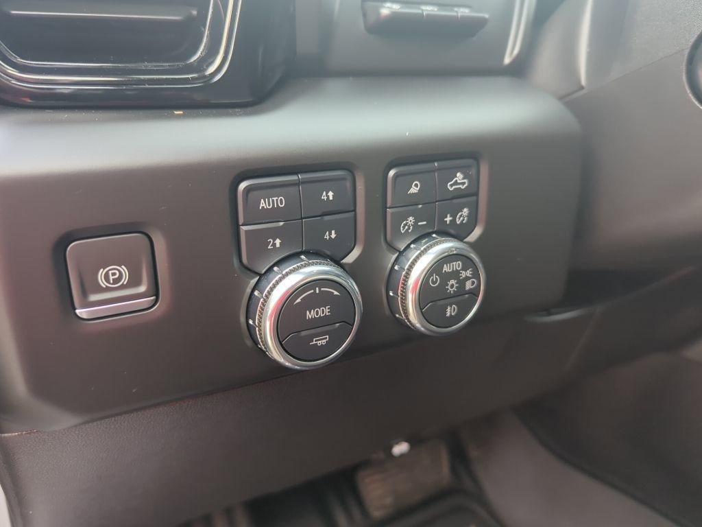 Used 2024 GMC Sierra 1500 AT4 w/ Technology Package image 37