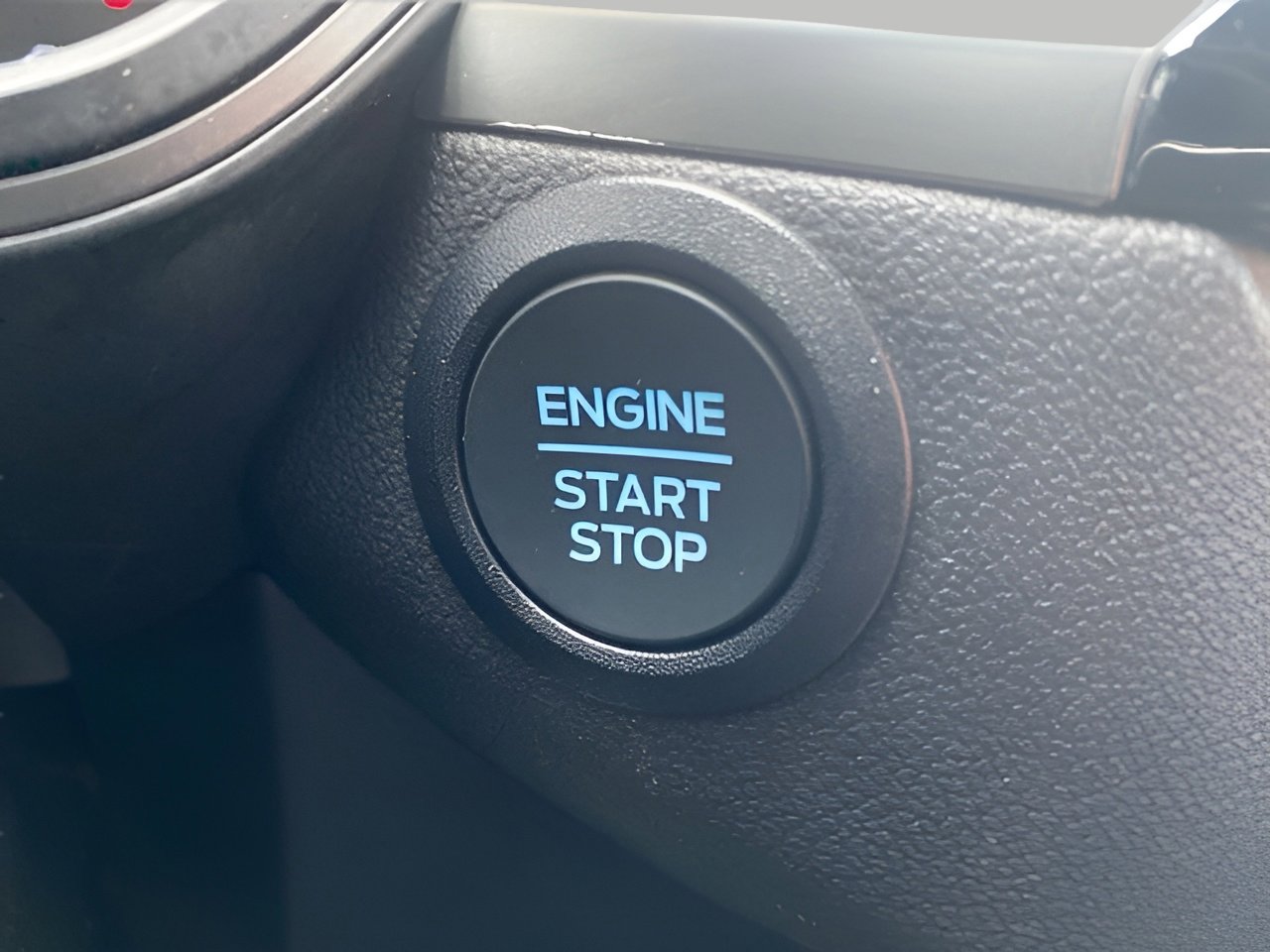 Certified 2025 Ford Escape Active AWD/4WD image 21