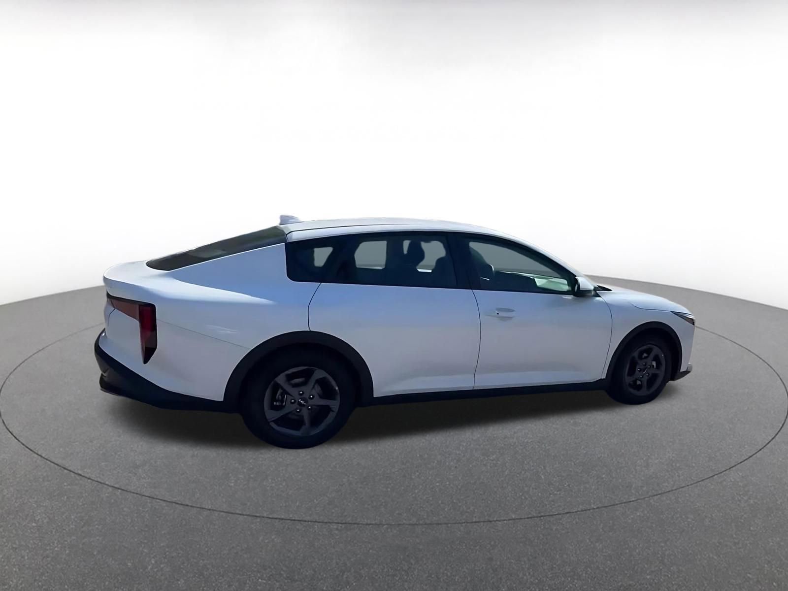 Used 2025 Kia K4 LXS image 15