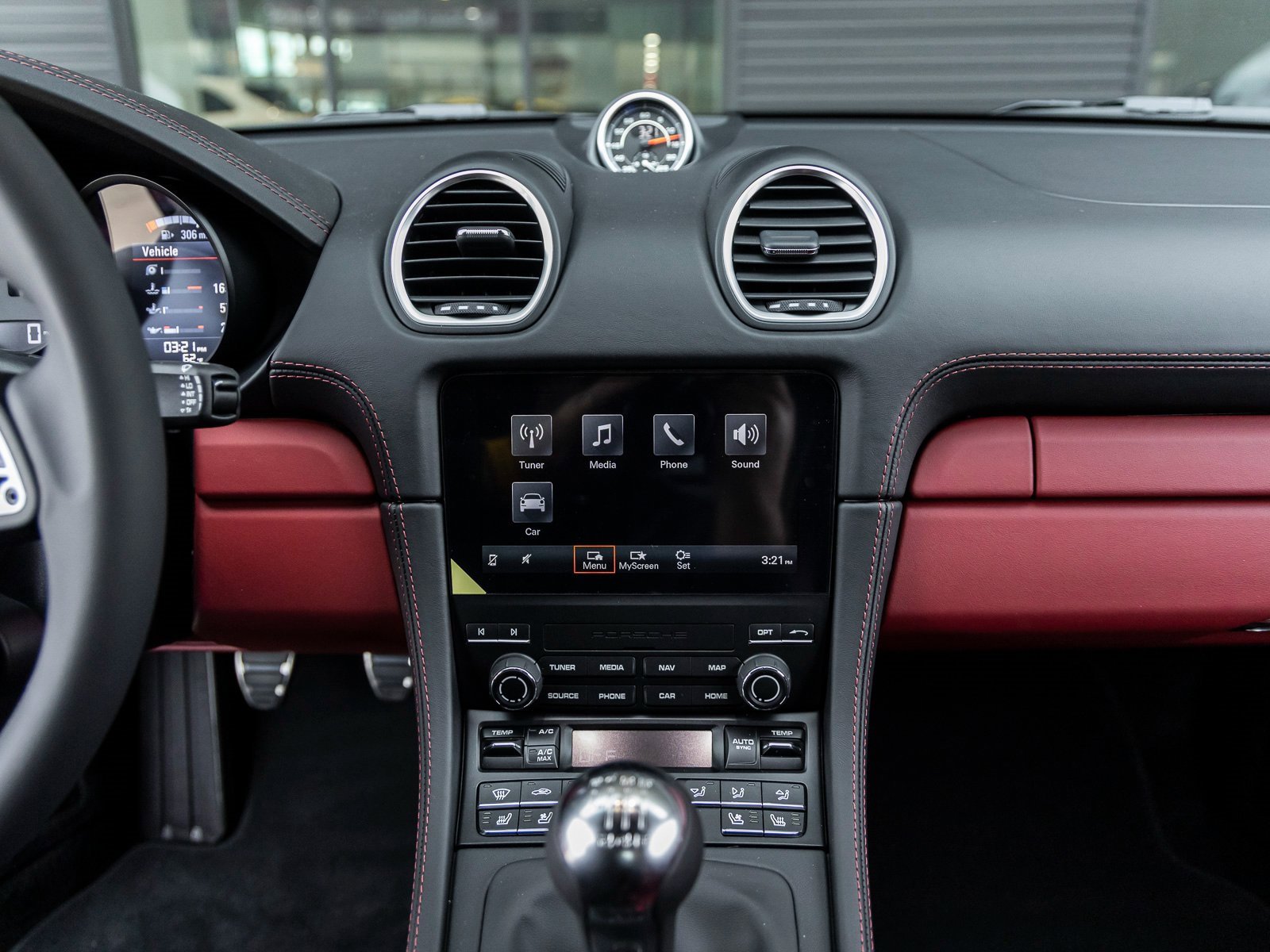 Used 2025 Porsche 718 Boxster S image 28