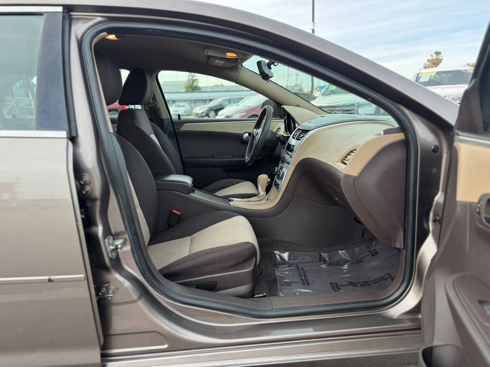 Used 2011 Chevrolet Malibu LS FWD image 12