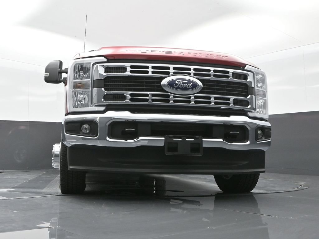 New 2025 Ford F350 XLT w/ FX4 Off-Road Package image 21