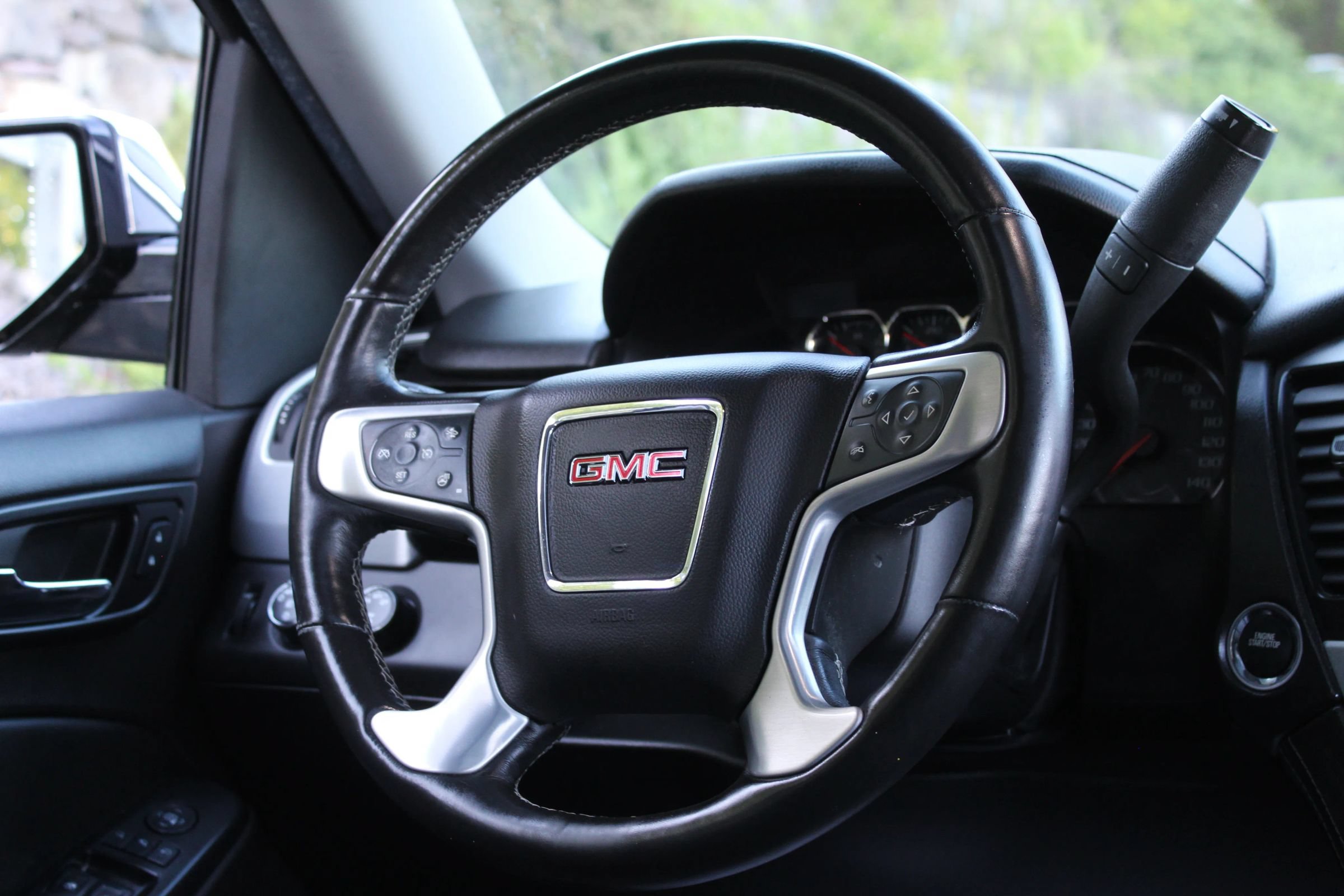Used 2016 GMC Yukon SLT w/ Open Road Package AWD/4WD image 21