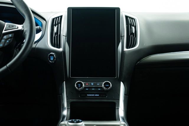 Used 2024 Ford Edge Titanium image 18