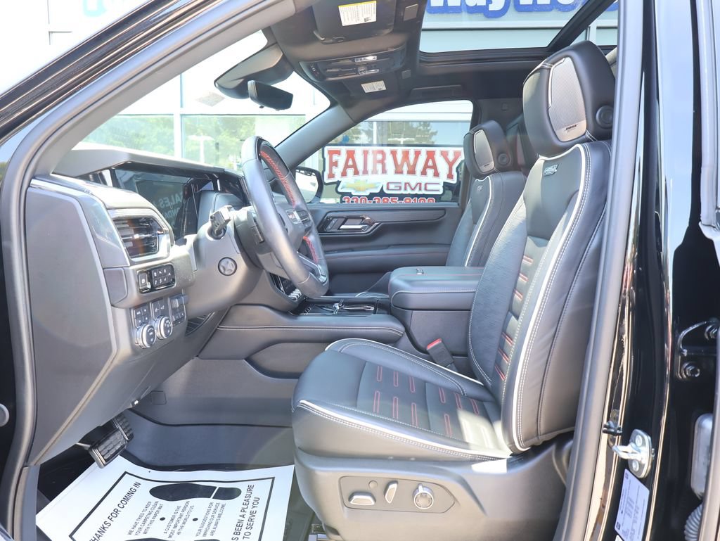 Certified 2025 GMC Yukon AT4 Ultimate AWD/4WD image 14