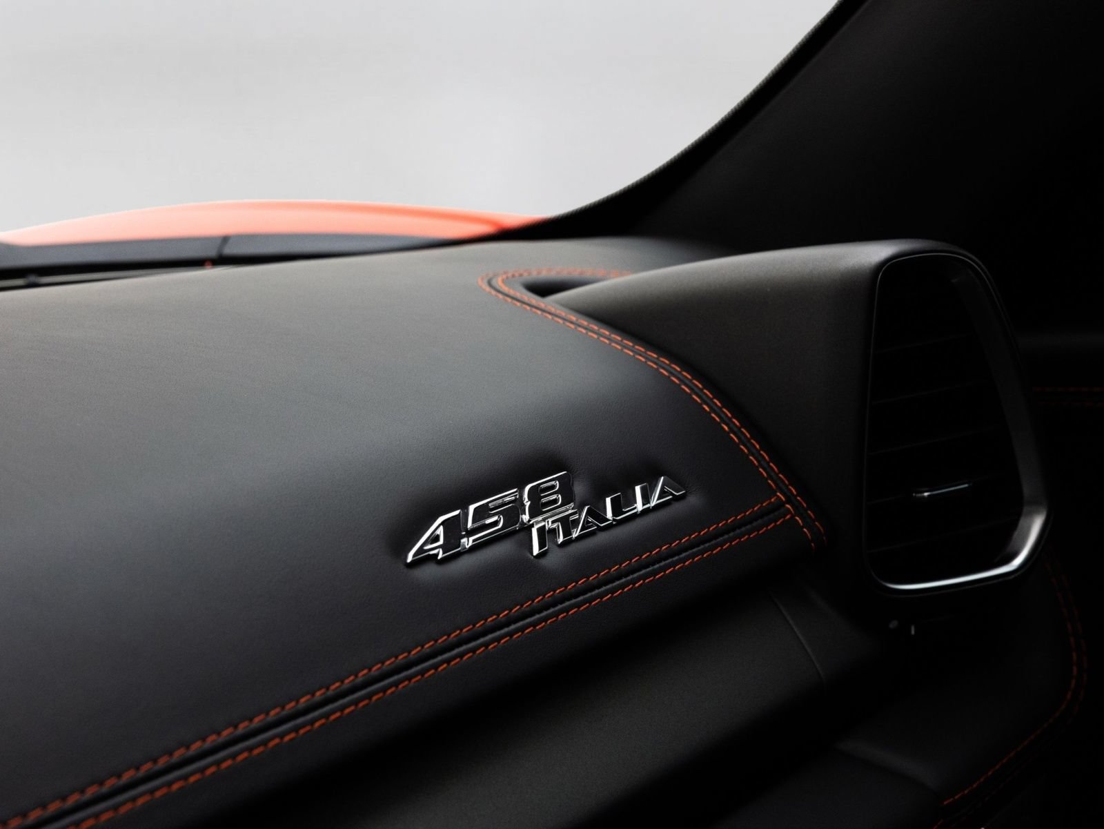 Used 2012 Ferrari 458 Italia Coupe RWD image 35
