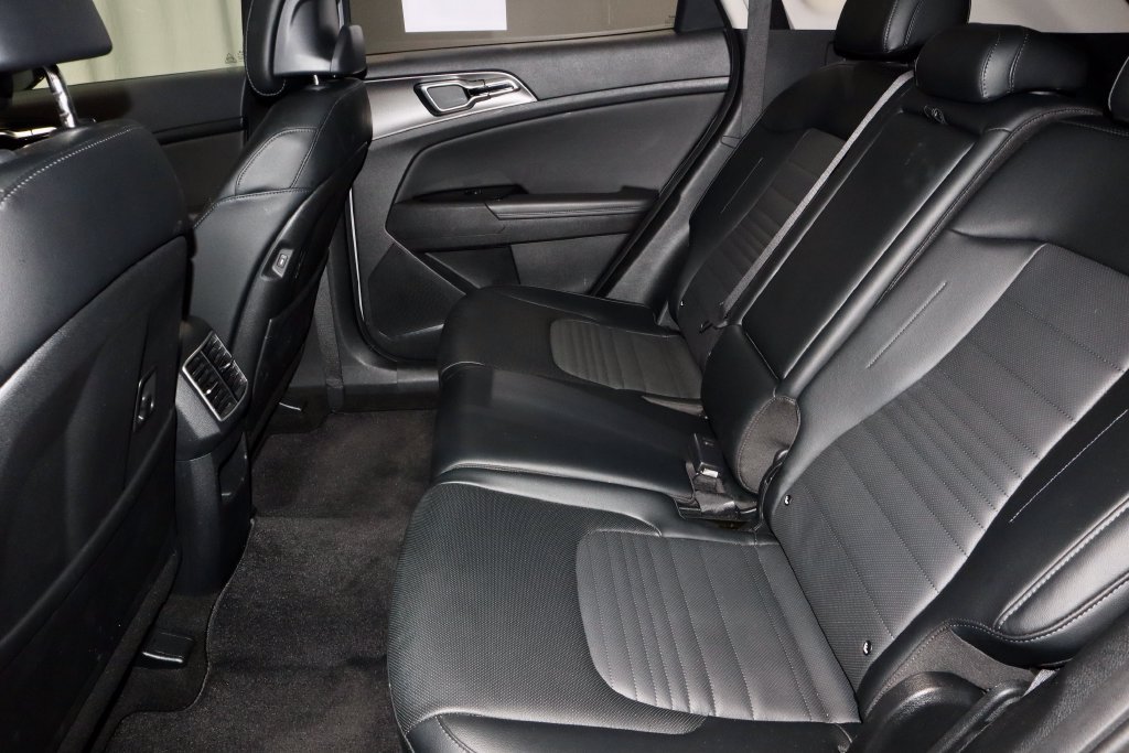Used 2024 Kia Sportage SX FWD image 23