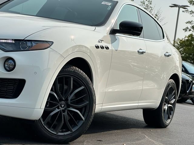 Used 2024 Maserati Levante GT Ultima AWD/4WD image 33