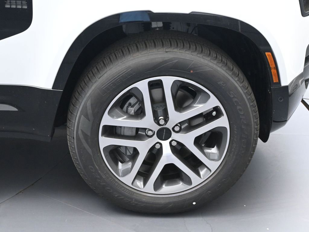 New 2026 Land Rover Defender 110 X-Dynamic SE AWD/4WD image 10