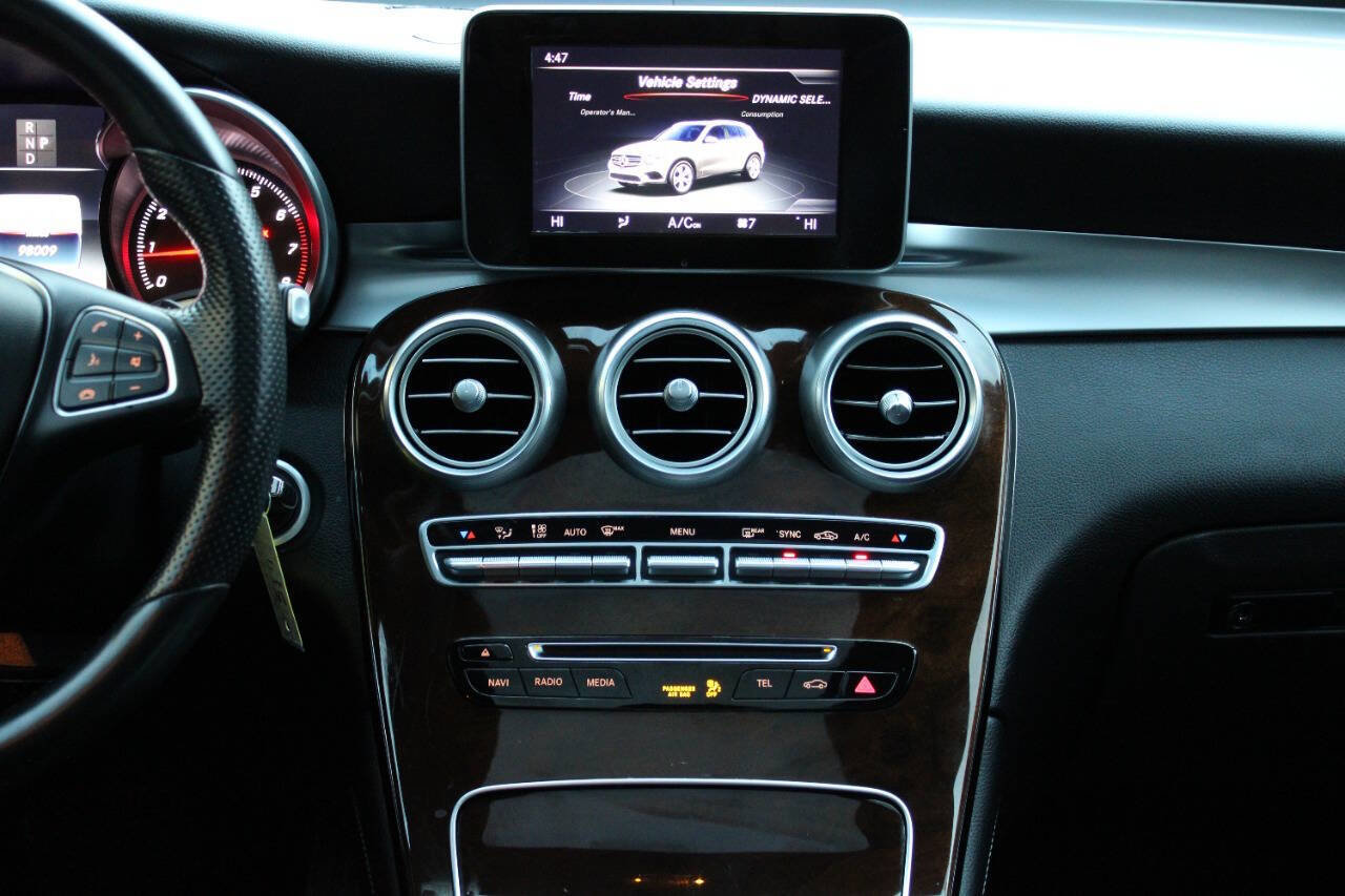 Used 2017 Mercedes-Benz GLC 300 4MATIC image 34
