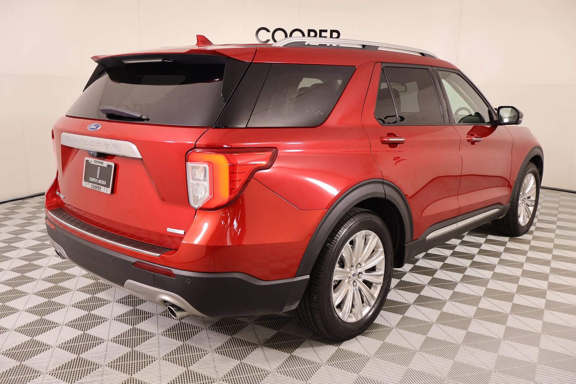 Used 2020 Ford Explorer Limited RWD image 24
