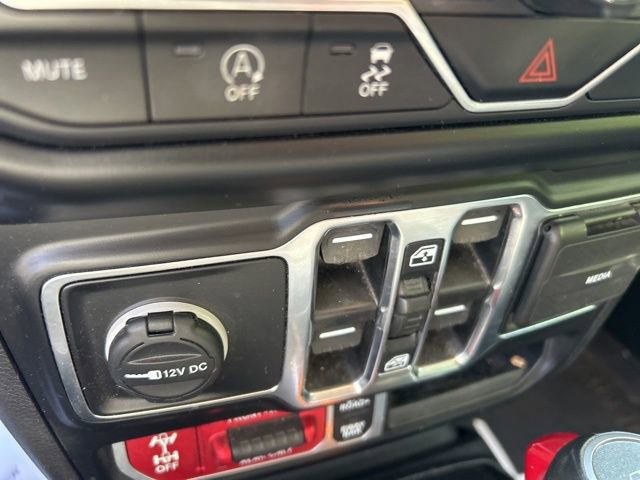 Used 2022 Jeep Gladiator Rubicon w/ Cold Weather Group AWD/4WD image 30