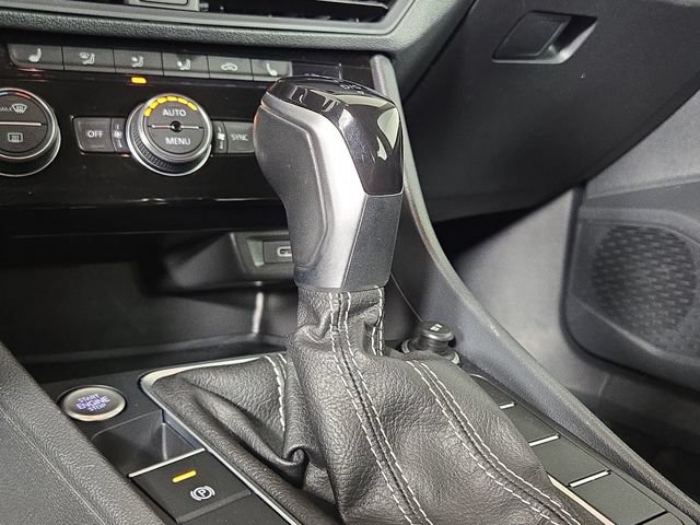 Used 2024 Volkswagen Jetta SE FWD image 19
